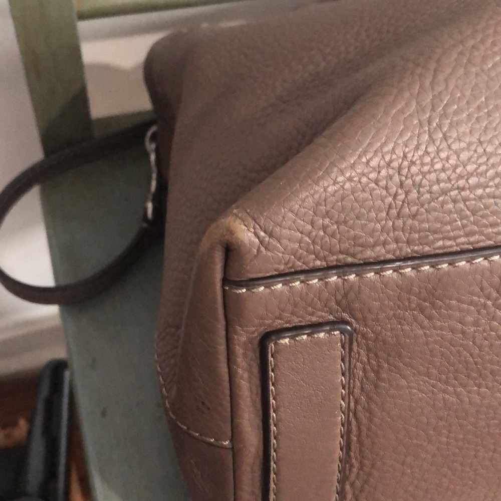 Tory Burch McGraw Purse!! Gently used! All tags and dust bag included! - Picture 15 of 15